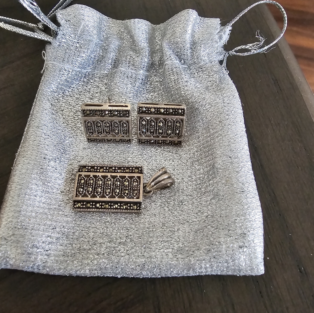 Silver Necklace and earrings set